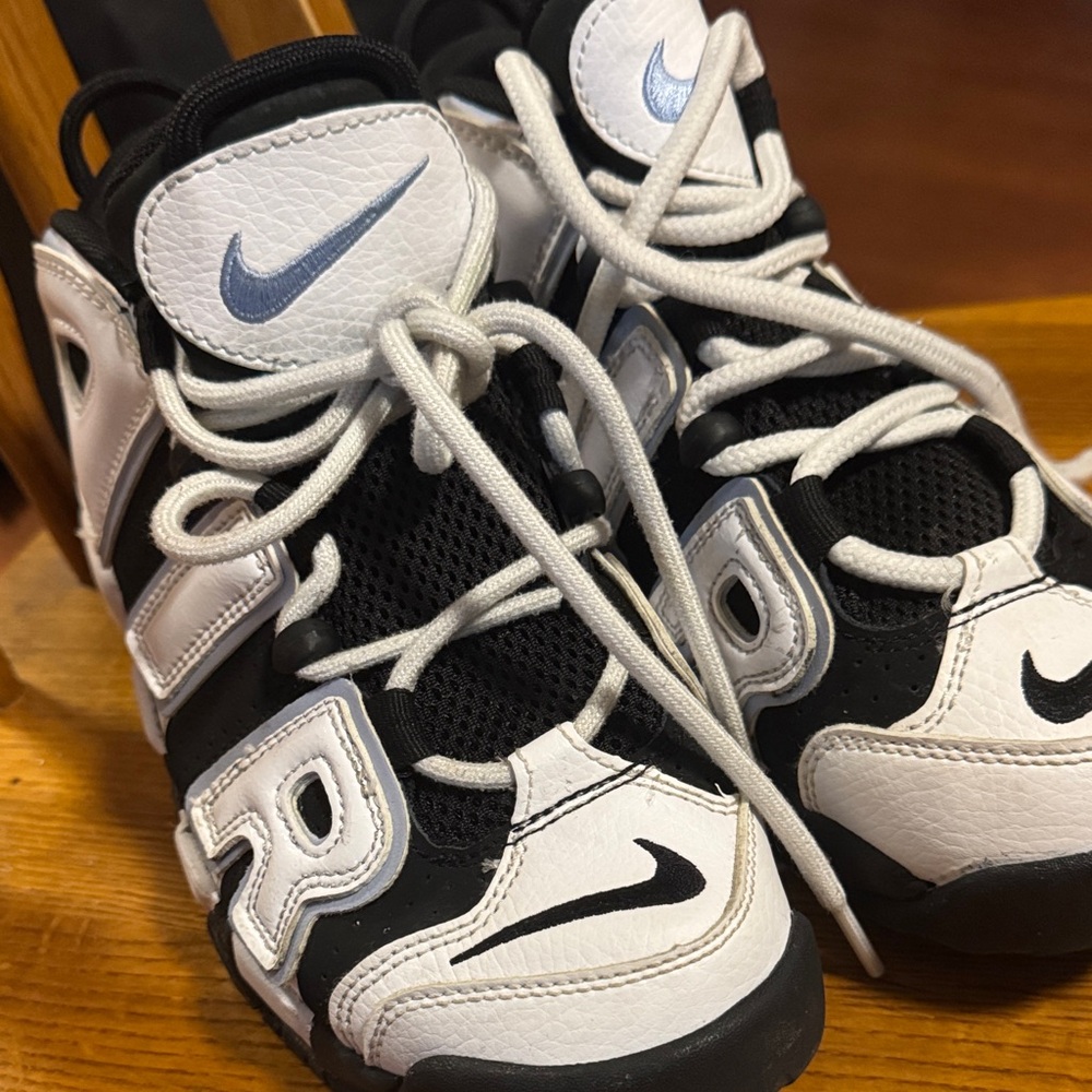 Nike Kids Black and White Sneakers with Blue Accents
